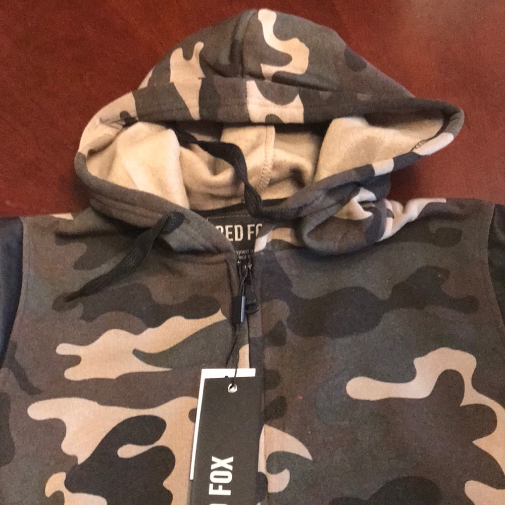 Red Fox Camo Jacket/Sweatshirt. - Picture 5 of 7